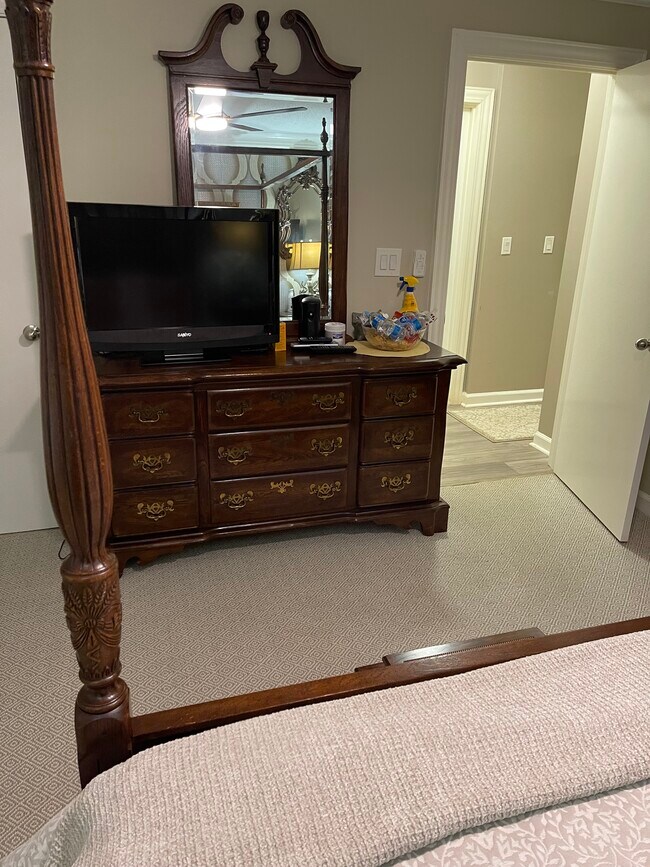 Building Photo - 124 Highridge Dr