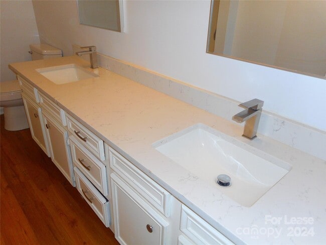 Building Photo - 10921 Hunter Trail Ln