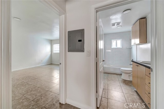 Building Photo - 6735 Elmer Ave