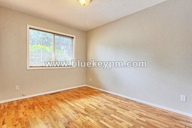 Building Photo - 5 Bed, 4 Bath ADA Accessible Home in Gresham