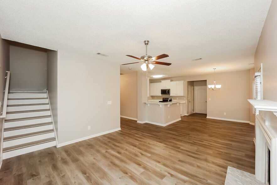 Building Photo - 303 Tara Beach Ln