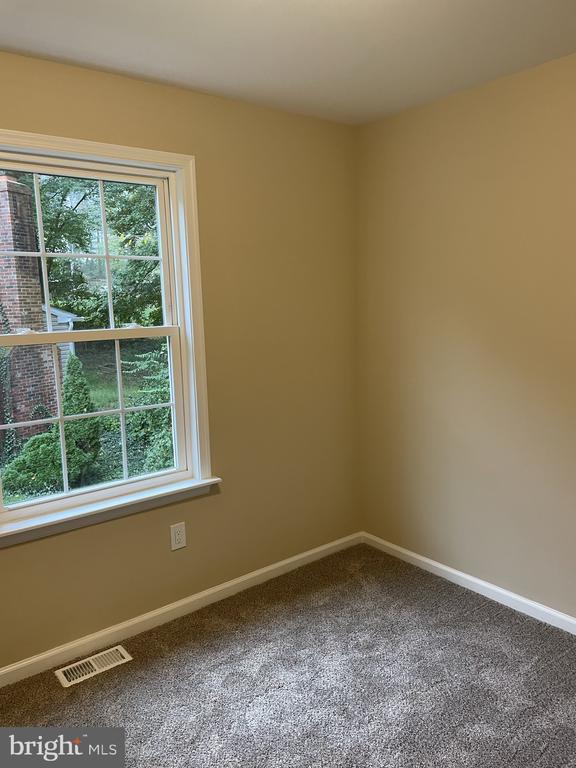 Building Photo - 1666 Hemlock Cir