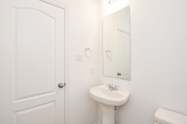 Building Photo - 8106 Royal Palm Ct