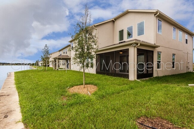 Building Photo - Beautiful Waterfront Home (4/3.5) in Grove...