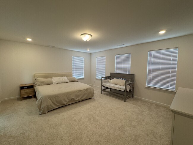 Building Photo - 193 Wheatfield Dr