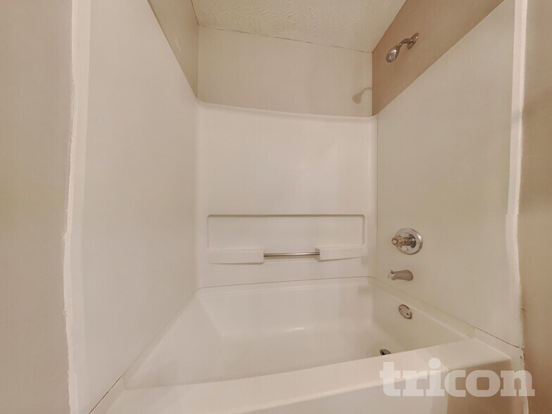 Building Photo - 1612 Zachary's Way