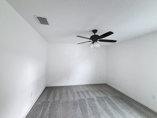 Building Photo - 1270 Ahoy Ave