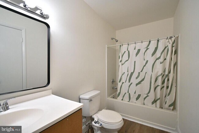 Building Photo - 36 Danbury Dr