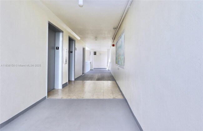 Building Photo - 2851 Leonard Dr