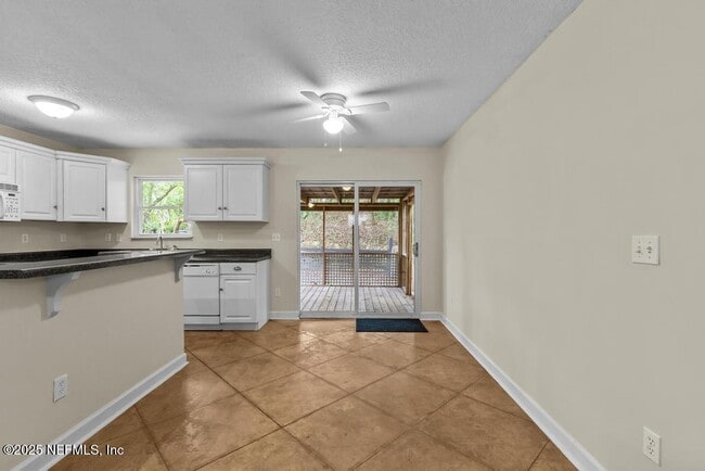 Building Photo - 8223 Hardwood Landing Rd