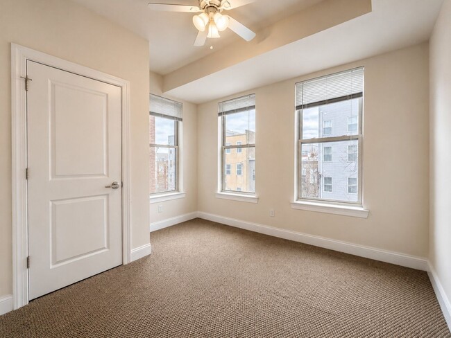 Building Photo - 1808 N 16th St