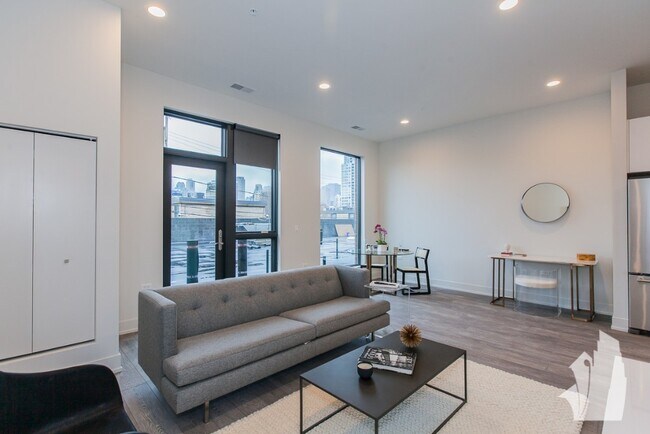 Building Photo - 853 North Larrabee #405 - Studio river North