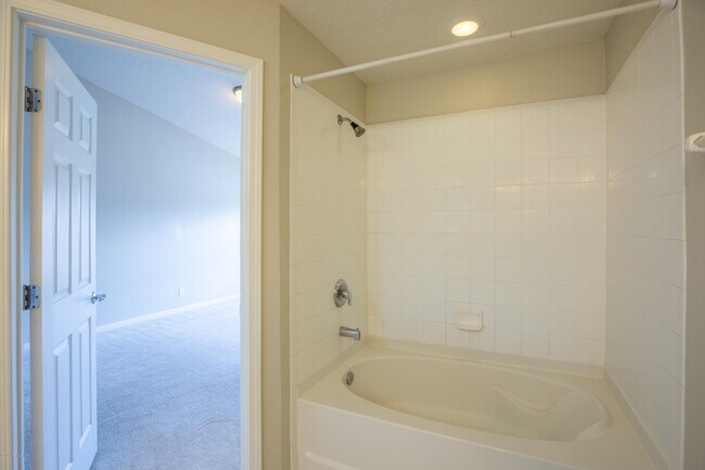 Building Photo - 13292 Stone Pond Dr