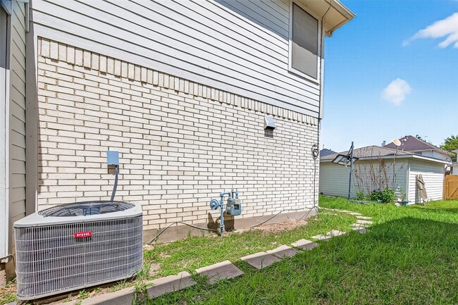 Building Photo - 8617 Mapletwist St