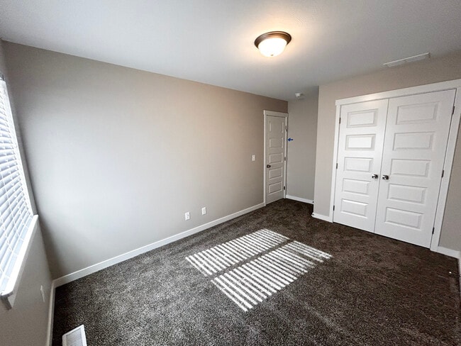 Building Photo - 190 Margette Way