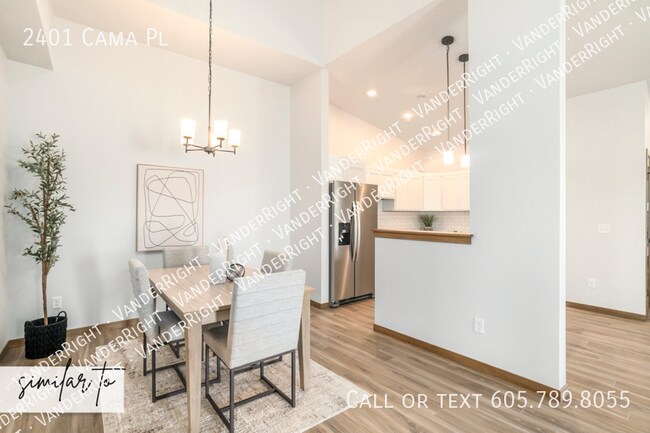 Building Photo - 2401 Cama Pl