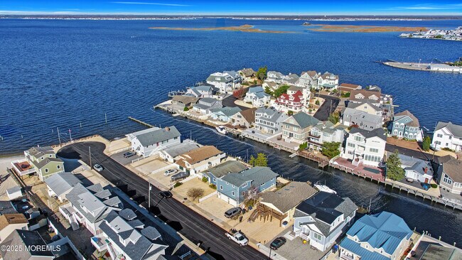 Building Photo - 256 Ocean Bay Blvd