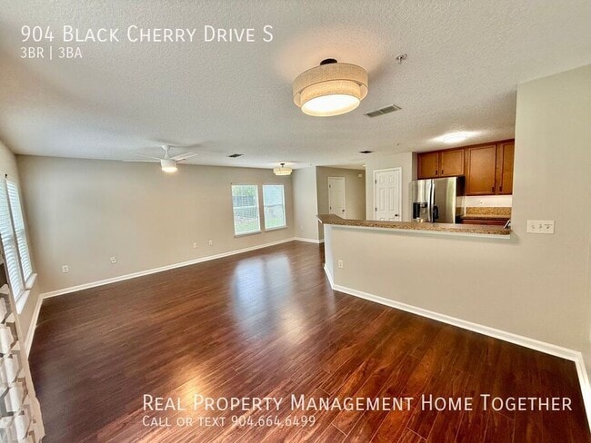 Building Photo - 904 Black Cherry Dr S