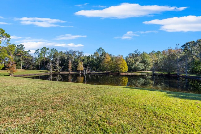 Building Photo - TWO BEDROOM CONDOMINIUM IN THE HIGHLANDS A...