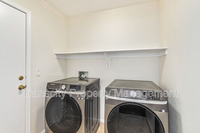 Building Photo - 8528 S 49th Ln