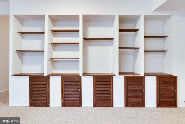 Building Photo - 9911 Whitewater Dr