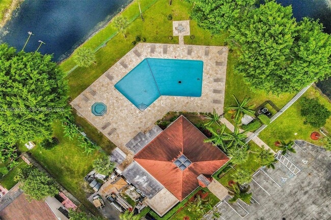 Building Photo - 4949 E Lakes Dr