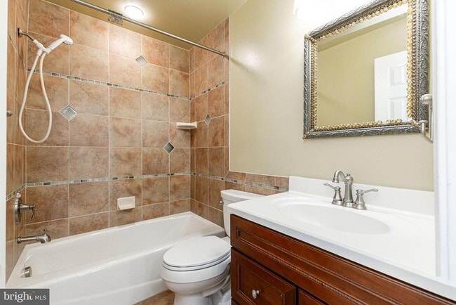 Building Photo - 7716 Green Garland Dr