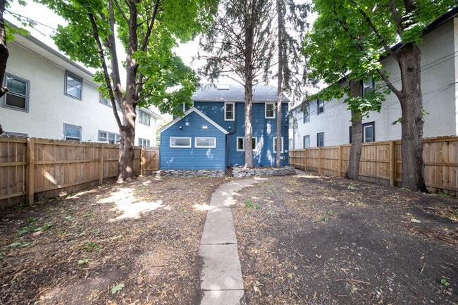 Building Photo - 1600 Thomas Ave W