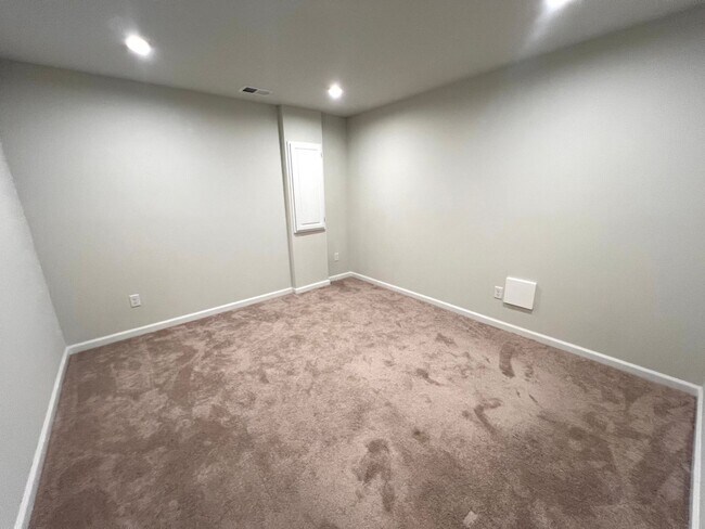 Building Photo - 3 Bed 3 Bath- Mars PA