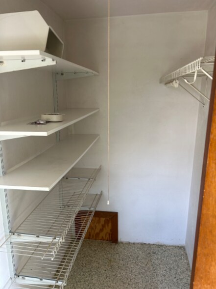 Building Photo - 5 C Grove St