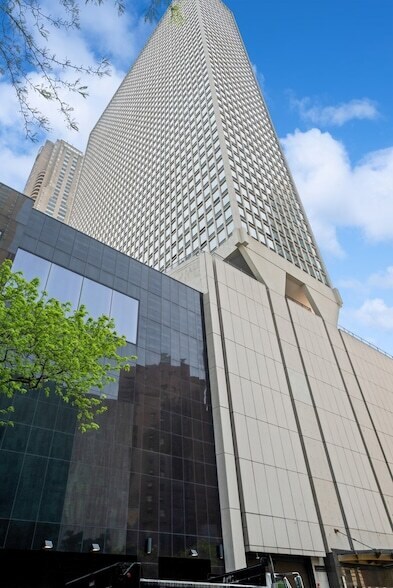 Building Photo - 111 E Chestnut St