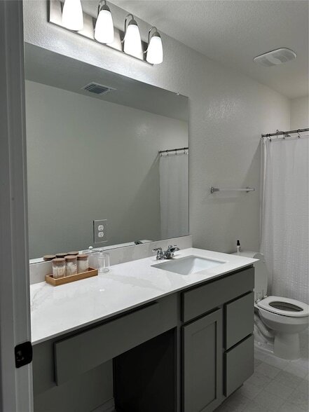 Building Photo - 7311 Gray Catbird Dr