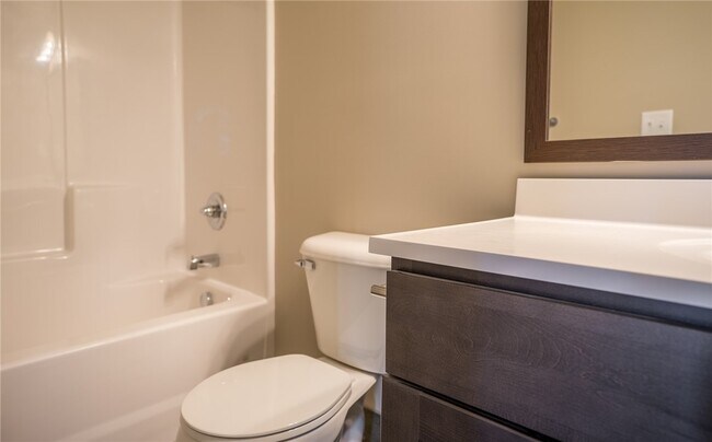 Building Photo - 39 Allandale Dr