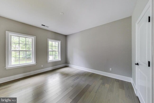 Building Photo - 3104 Sleepy Hollow Rd