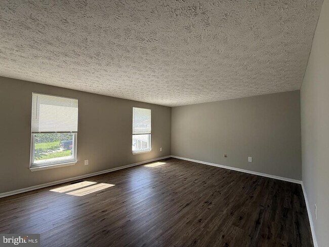 Building Photo - 14931 Windmill Terrace