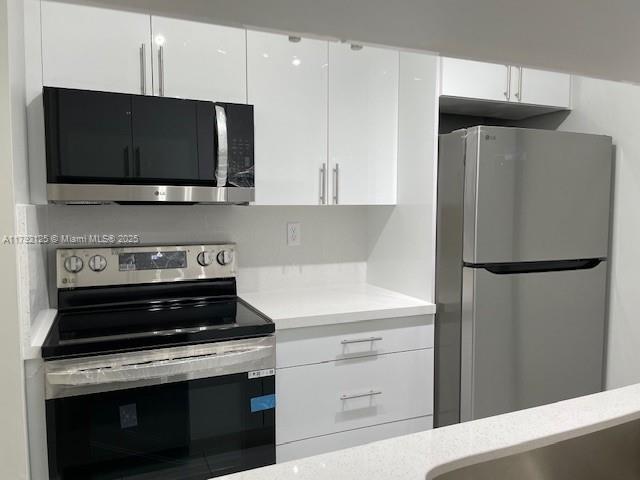 Building Photo - 8006 SW 149th Ave