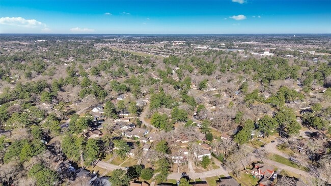 Building Photo - 2035 Round Spring Dr