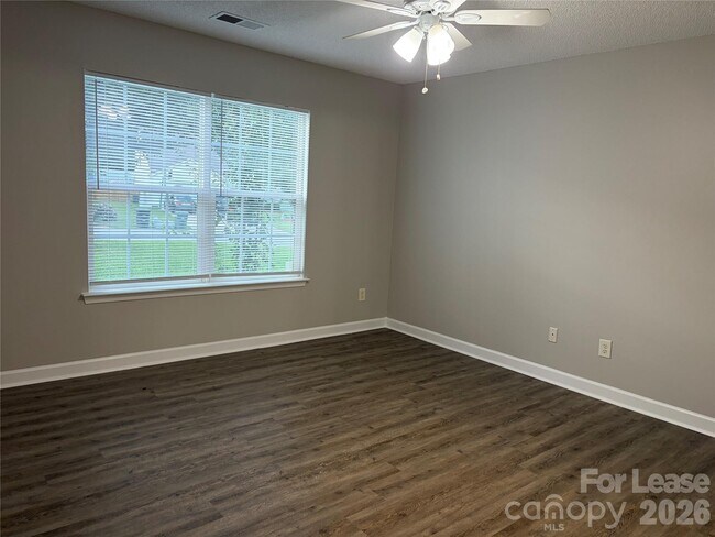 Building Photo - 4924 Aldersbrook Dr