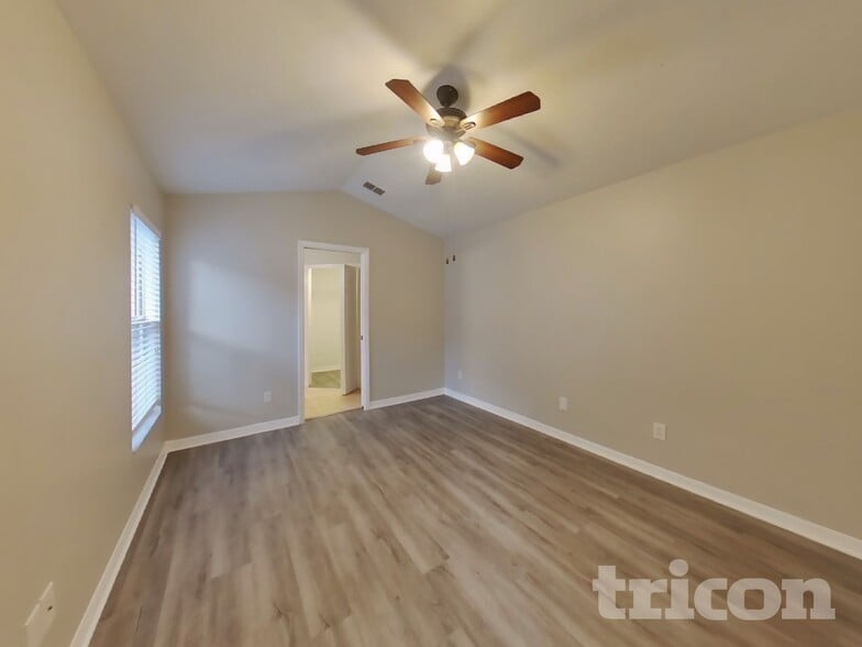 Building Photo - 14930 Deer Meadow Dr