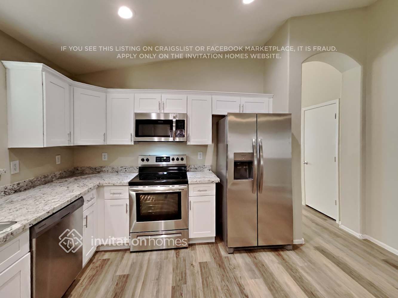 Building Photo - 7820 S 48th Dr