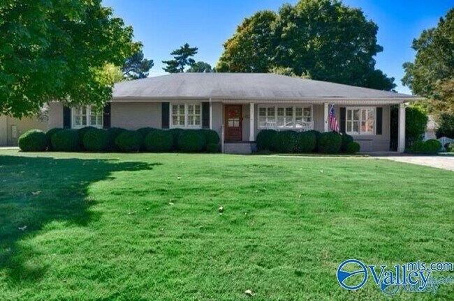 Primary Photo - 1302 Cleermont Dr SE