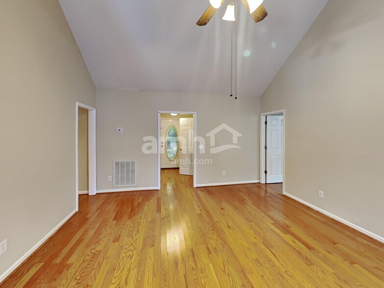 Building Photo - 315 Thetahill Rd
