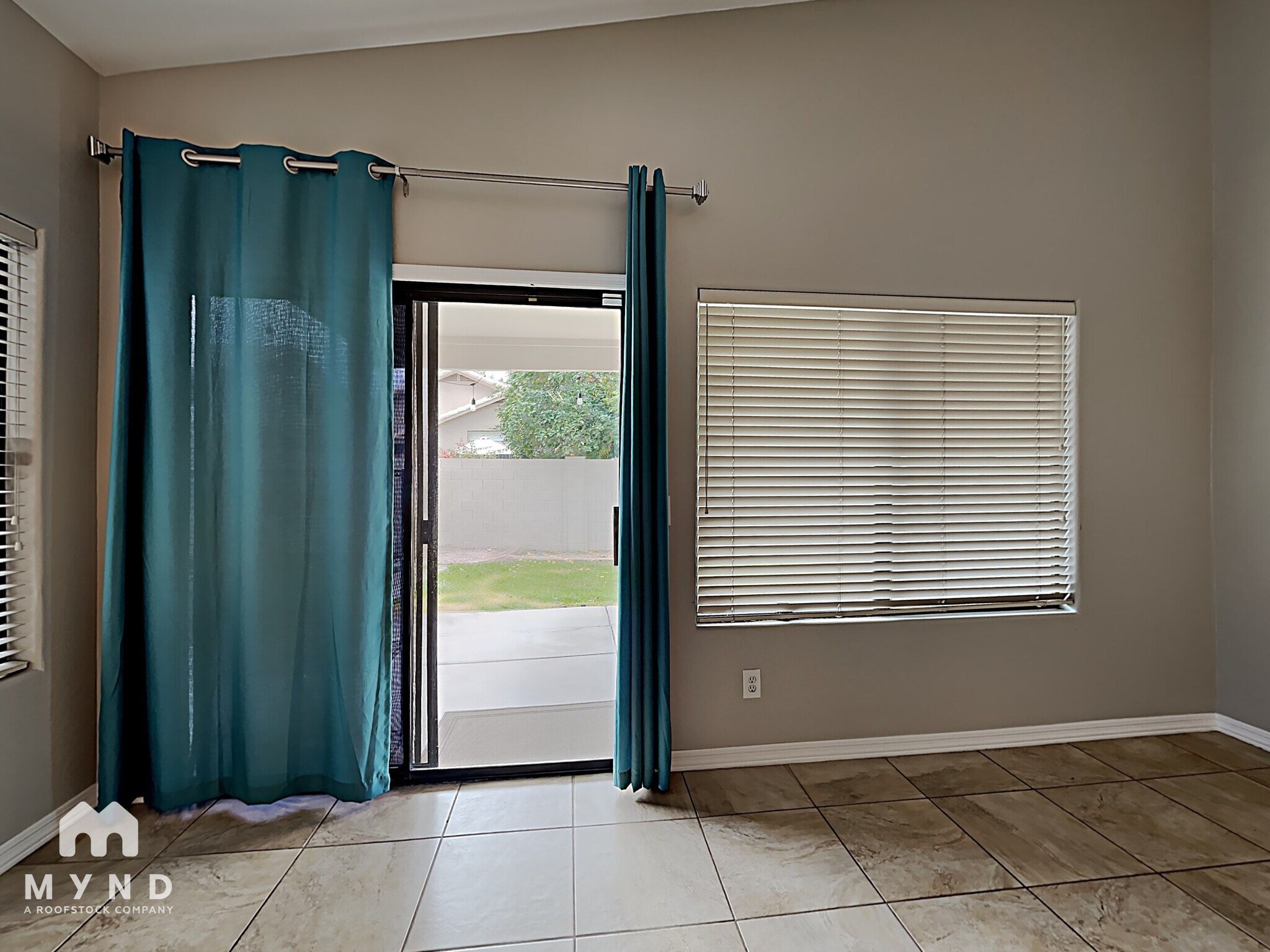 Building Photo - 1865 E Chilton Dr