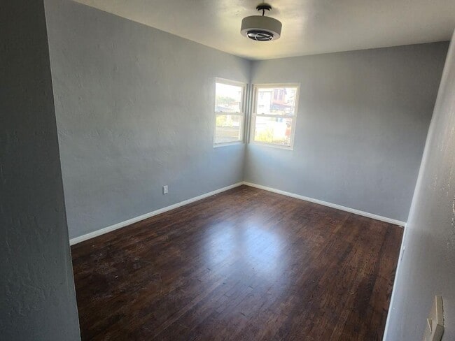 Building Photo - 995 Rosecrans St