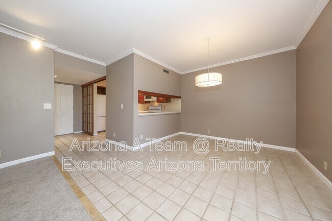 Building Photo - 3940 E Timrod St