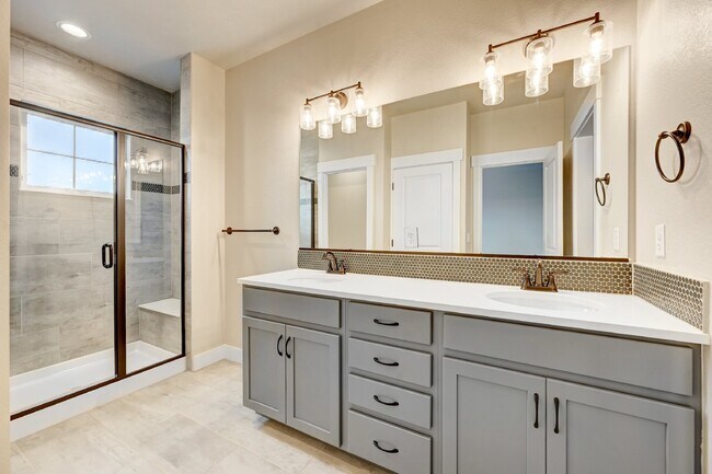 Building Photo - $2,350.00 - 2 Beds, 2.5 Baths, Townhouse i...