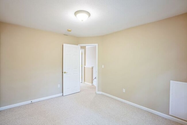 Building Photo - 43935 Willow Leaf Way