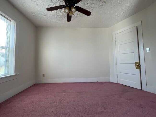 Building Photo - djb304