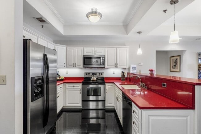 Building Photo - 210 Raceday Center Dr