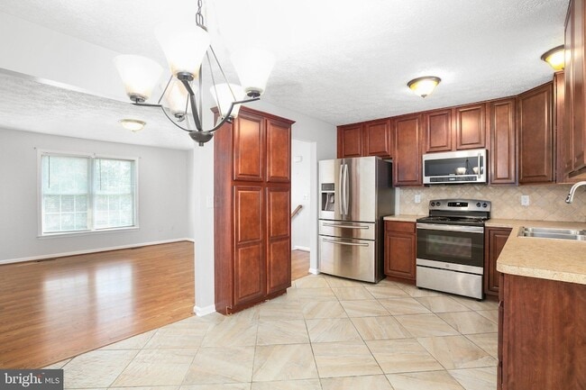 Building Photo - 7303 Sunset Ridge Ct